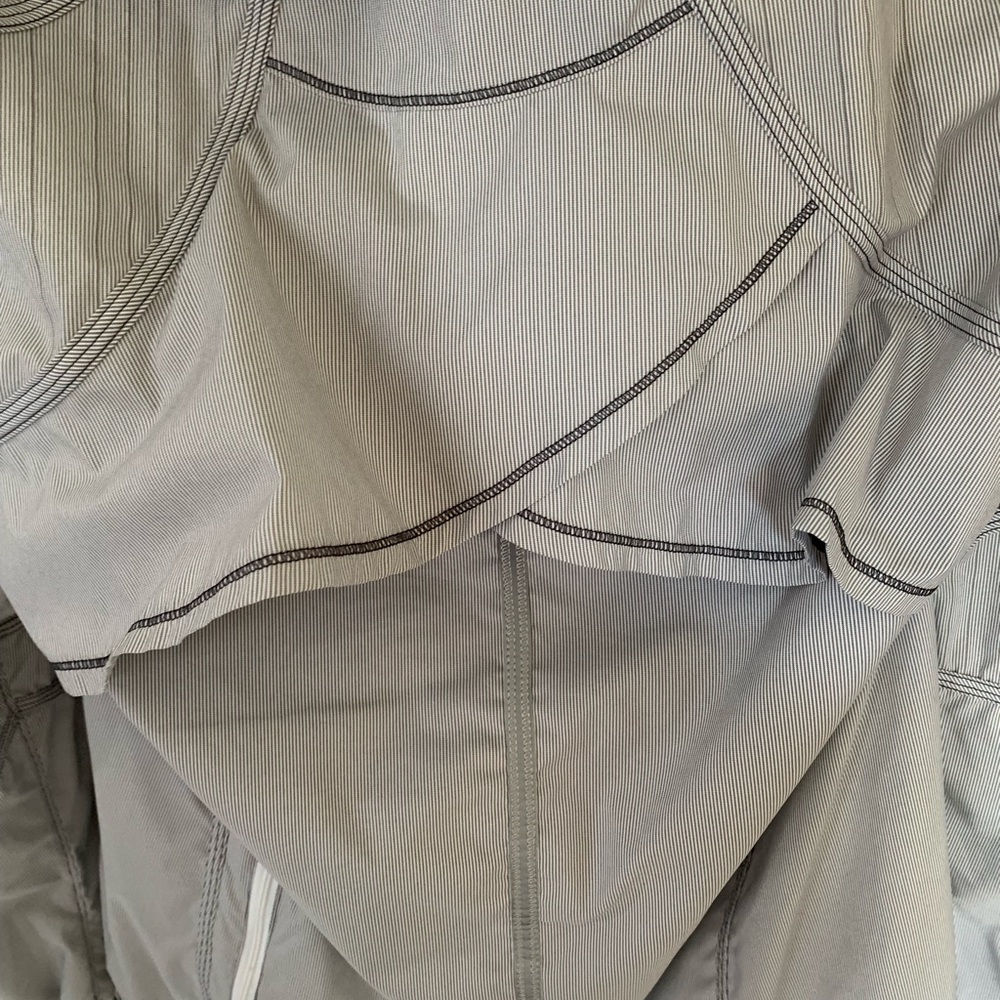 Lululemon Run 🏃‍♀️ willpower pullover - Picture 10 of 10